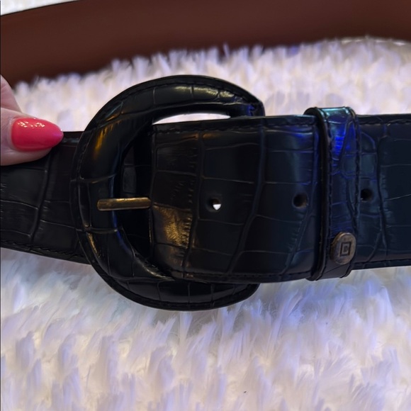 Chaps Black Leather Belt with Sleek Iridescent Buckle - Picture 2 of 3